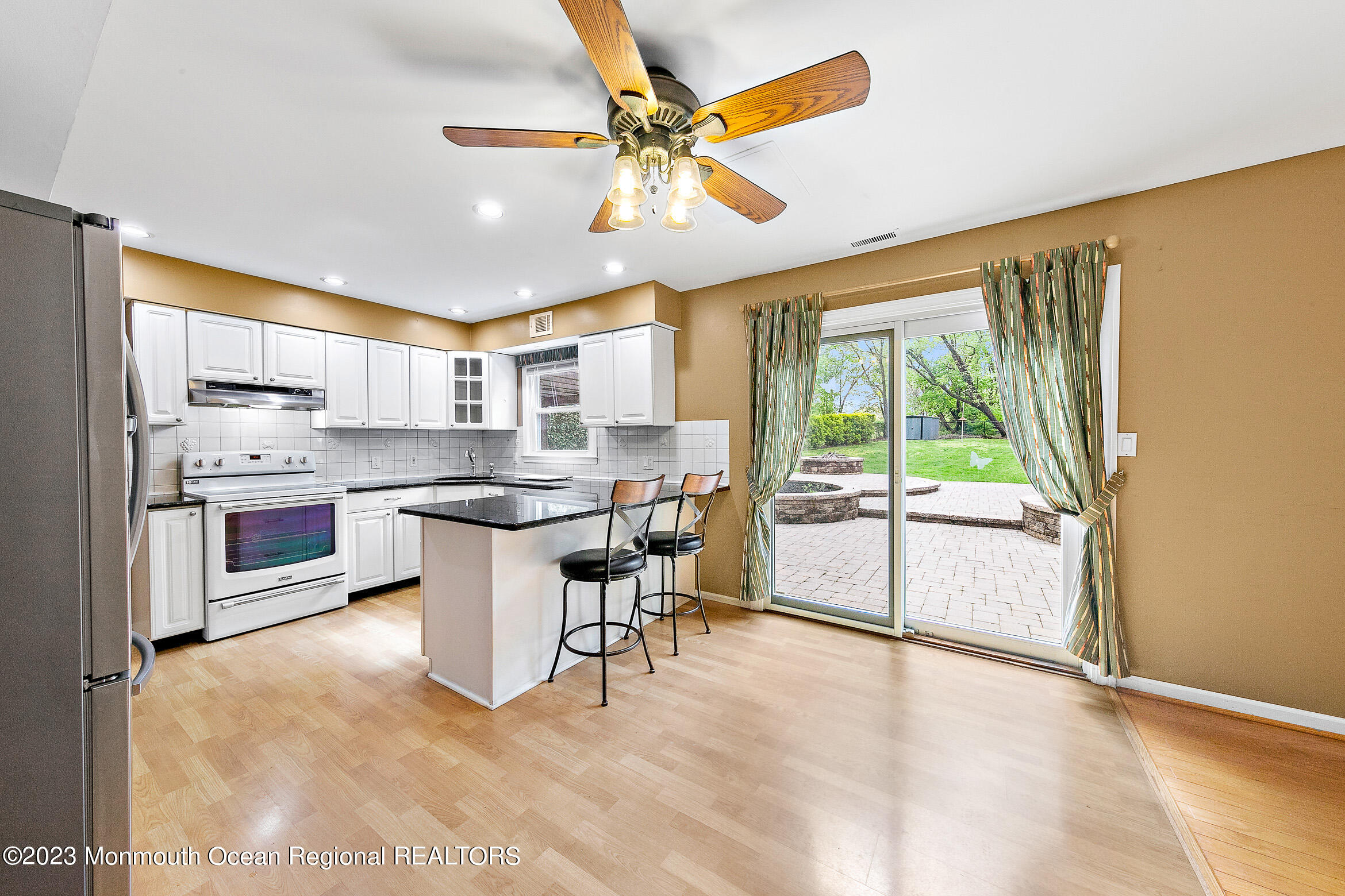 470 E Road Belford, NJ 07718 - Photo 6 of 33 470ERdOnline-14