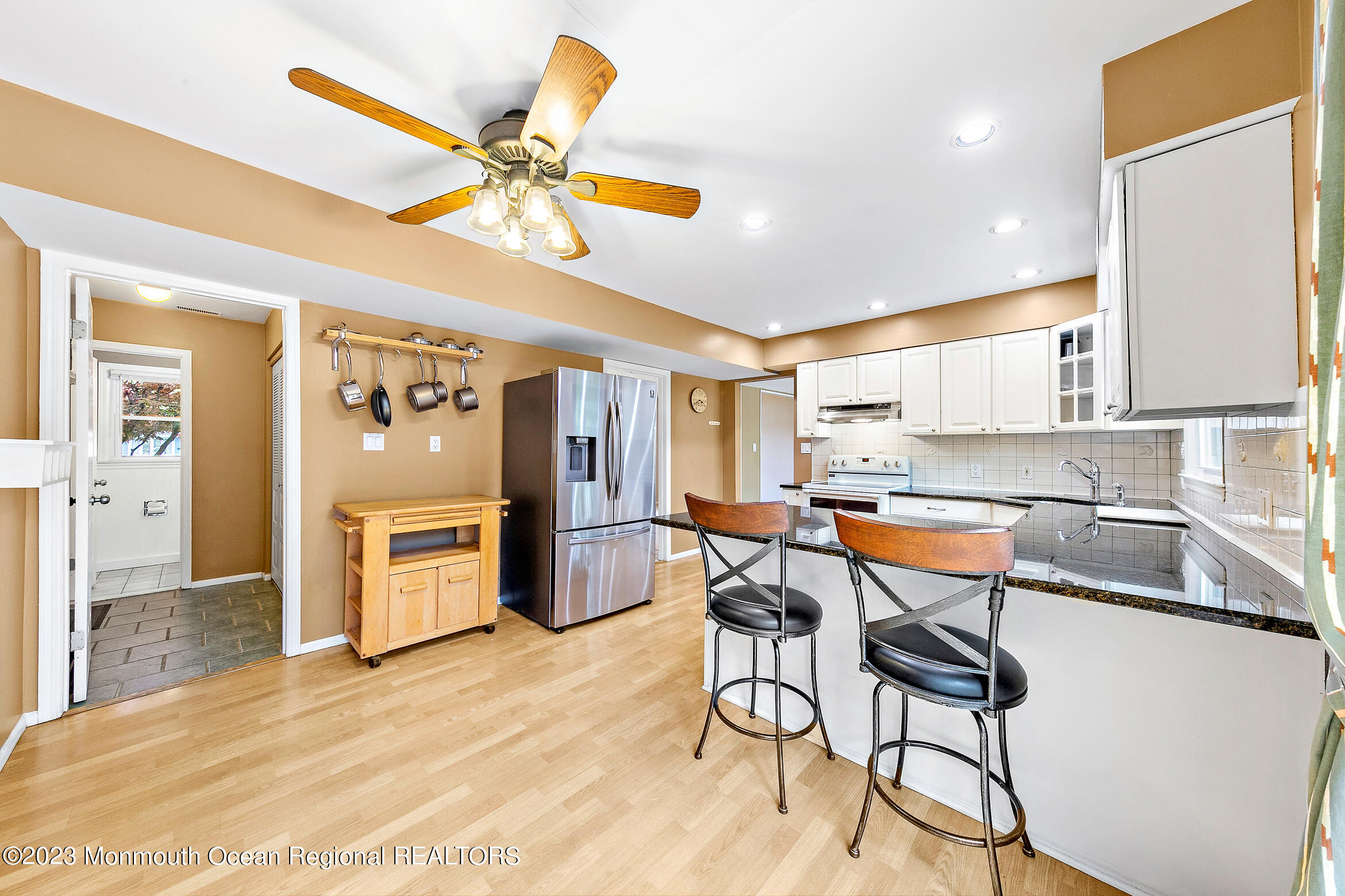 470 E Road Belford, NJ 07718 - Photo 8 of 33 470ERdOnline-17