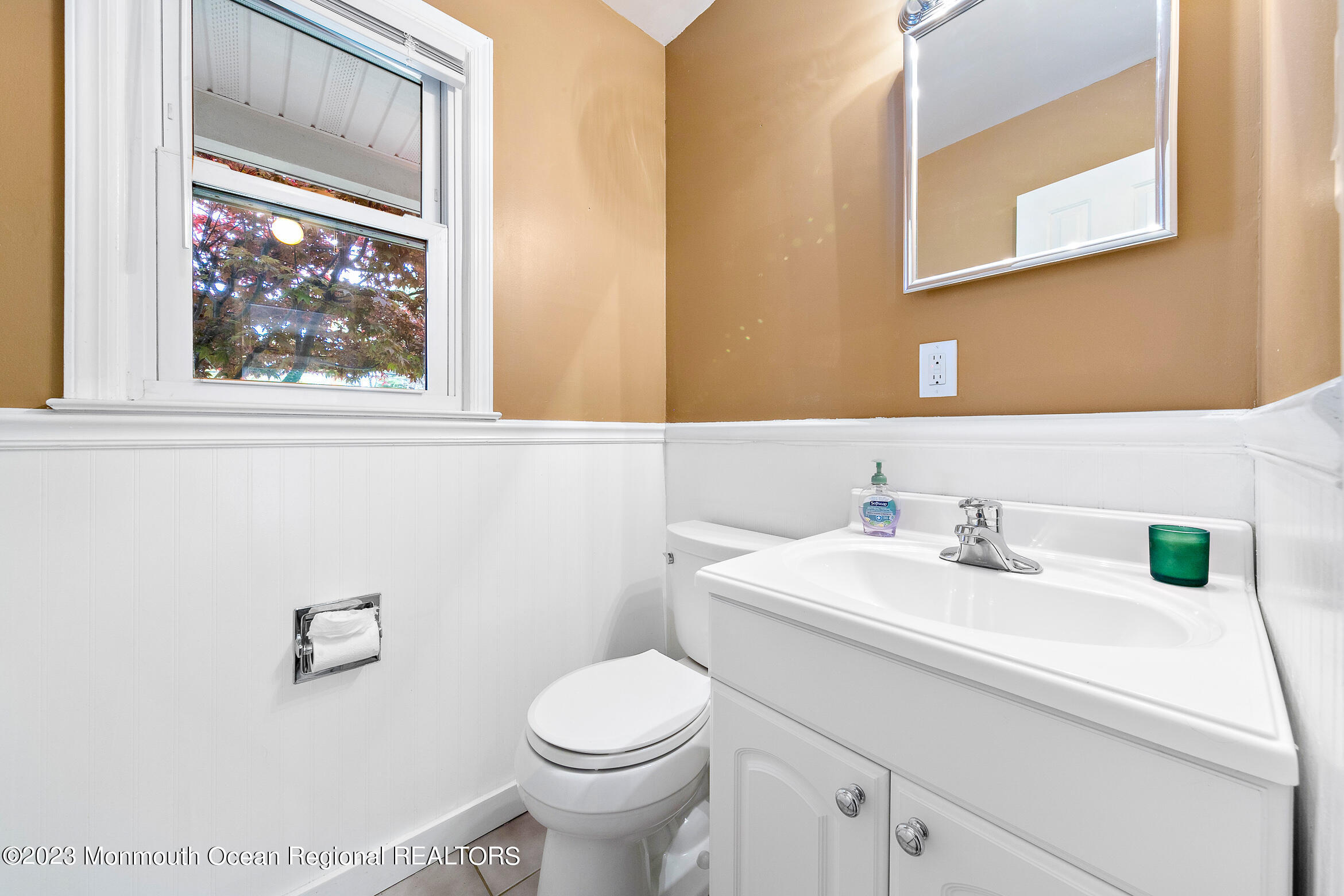 470 E Road Belford, NJ 07718 - Photo 10 of 33 470ERdOnline-28