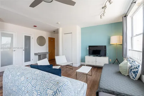 $375,000 | 420 15th Street, Unit 307, Miami Beach, FL 33139