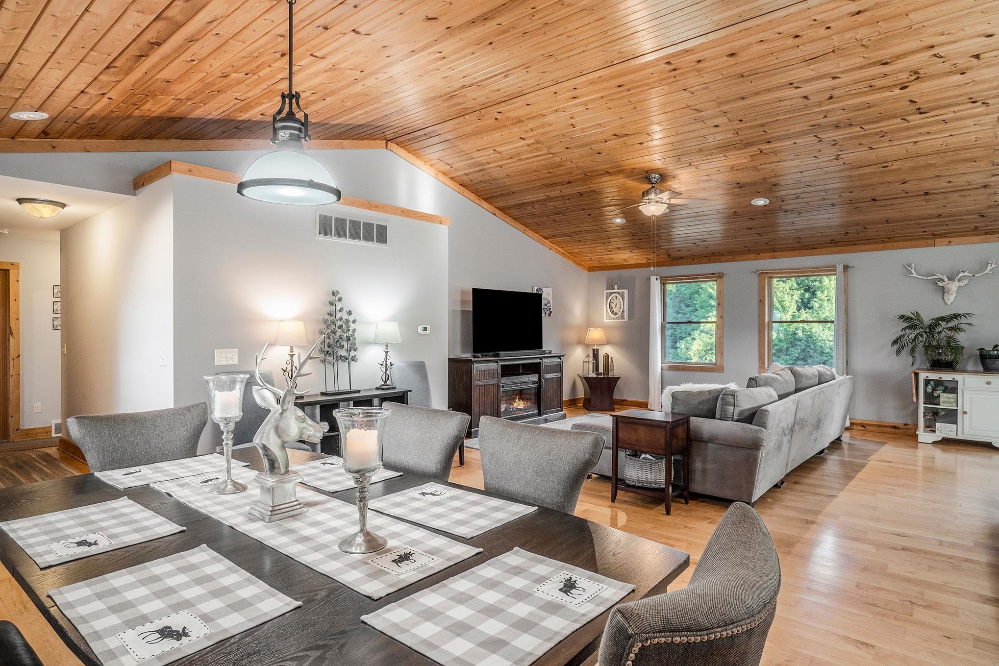 3868 Smokey Ridge Road Traverse City, MI 49686 - Photo 9 of 22 1904191-8.JPG