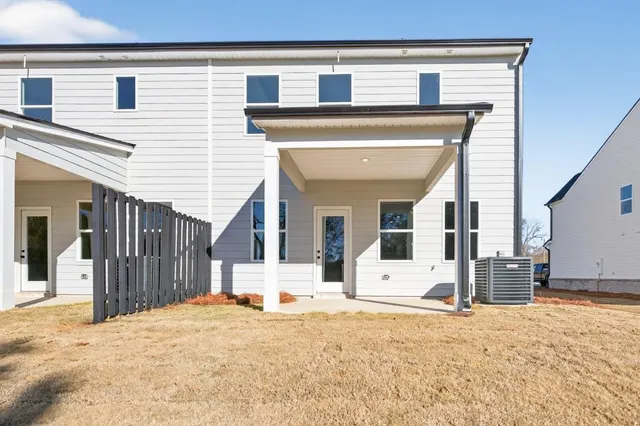 $299,900 | 594 Madison Street, Unit 100, Commerce, GA 30529