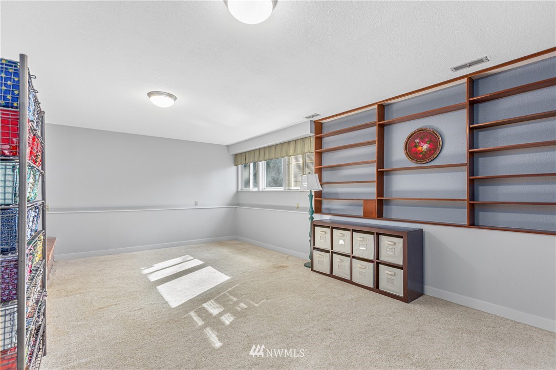 18220 92nd Avenue Northeast Bothell, WA 98011 - Photo 22 of 25 Gallery Image 22