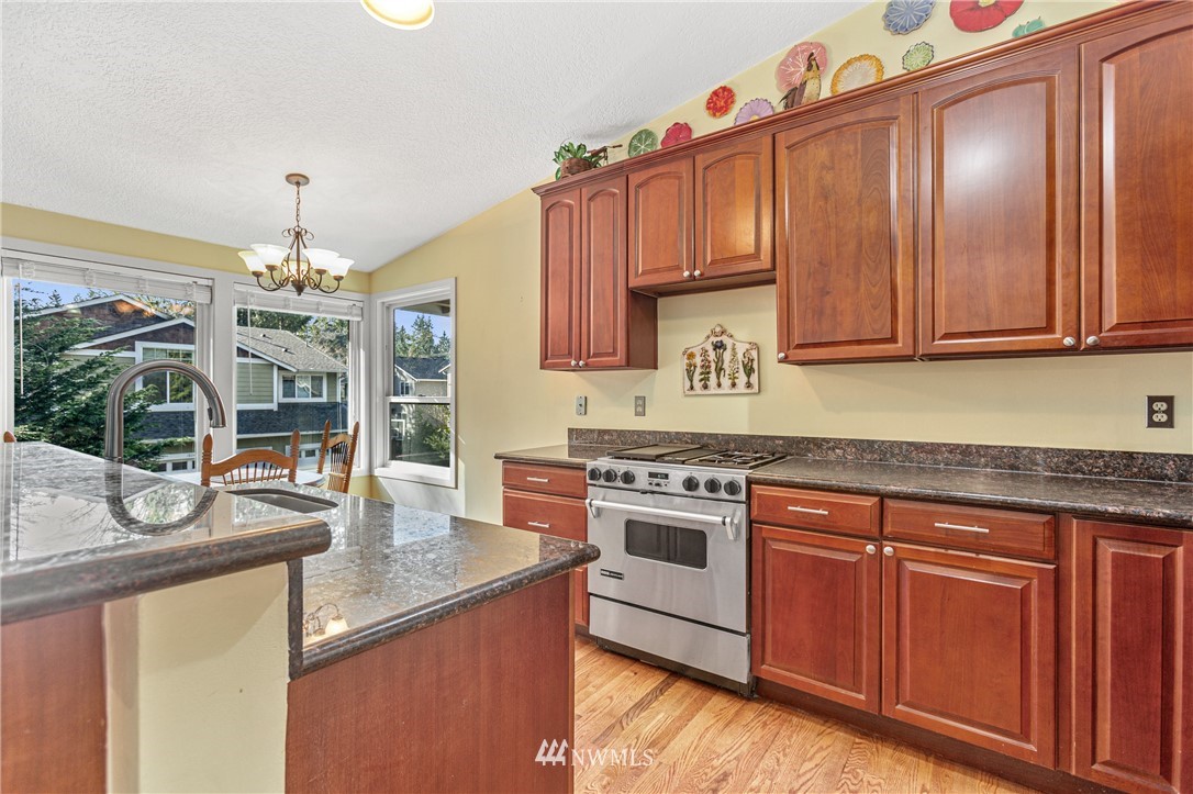 18220 92nd Avenue Northeast Bothell, WA 98011 - Photo 6 of 25 Gallery Image 6
