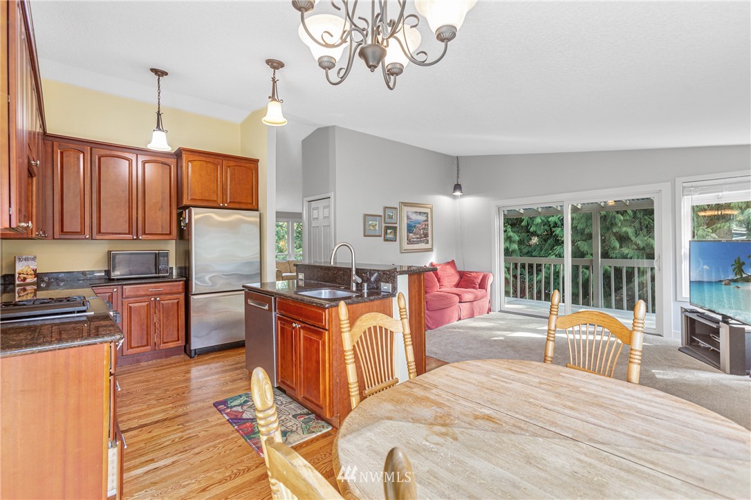 18220 92nd Avenue Northeast Bothell, WA 98011 - Photo 7 of 25 Gallery Image 7