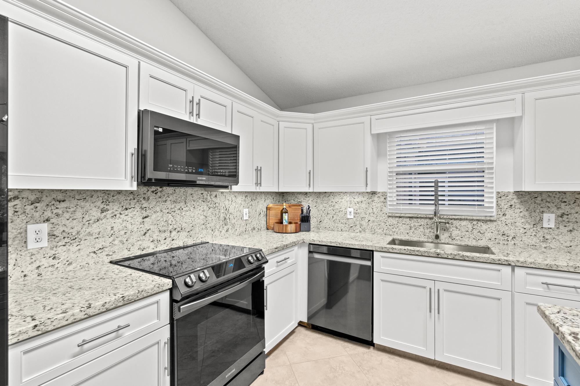 212 Trails End Greenacres, FL 33413 - Photo 14 of 43 A7401584