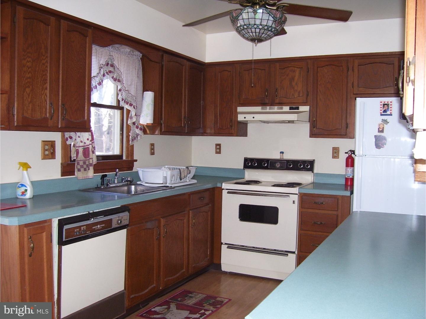 328 Crozerville Road Aston, PA 19014 - Photo 8 of 24
