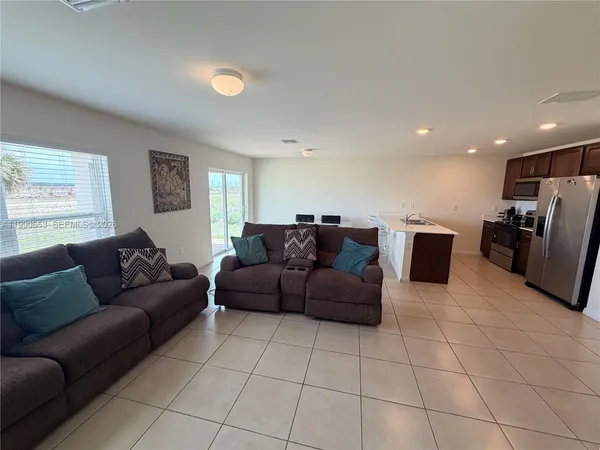 $2,000 | 513 Ella Jean Place, LaBelle, FL 33935