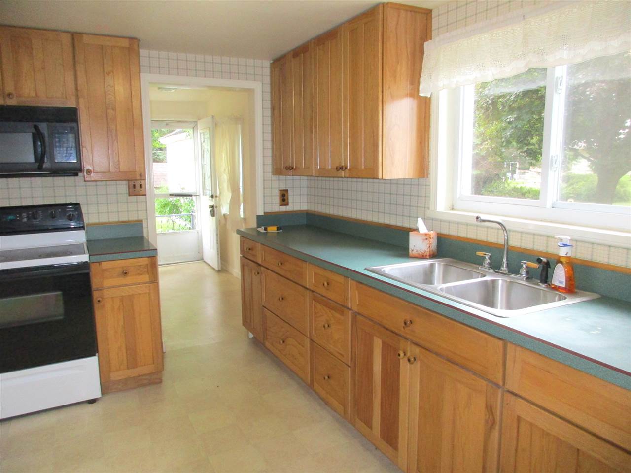 4336 South Durand Road Durand, MI 48429 - Photo 15 of 23 31298344-14.JPG