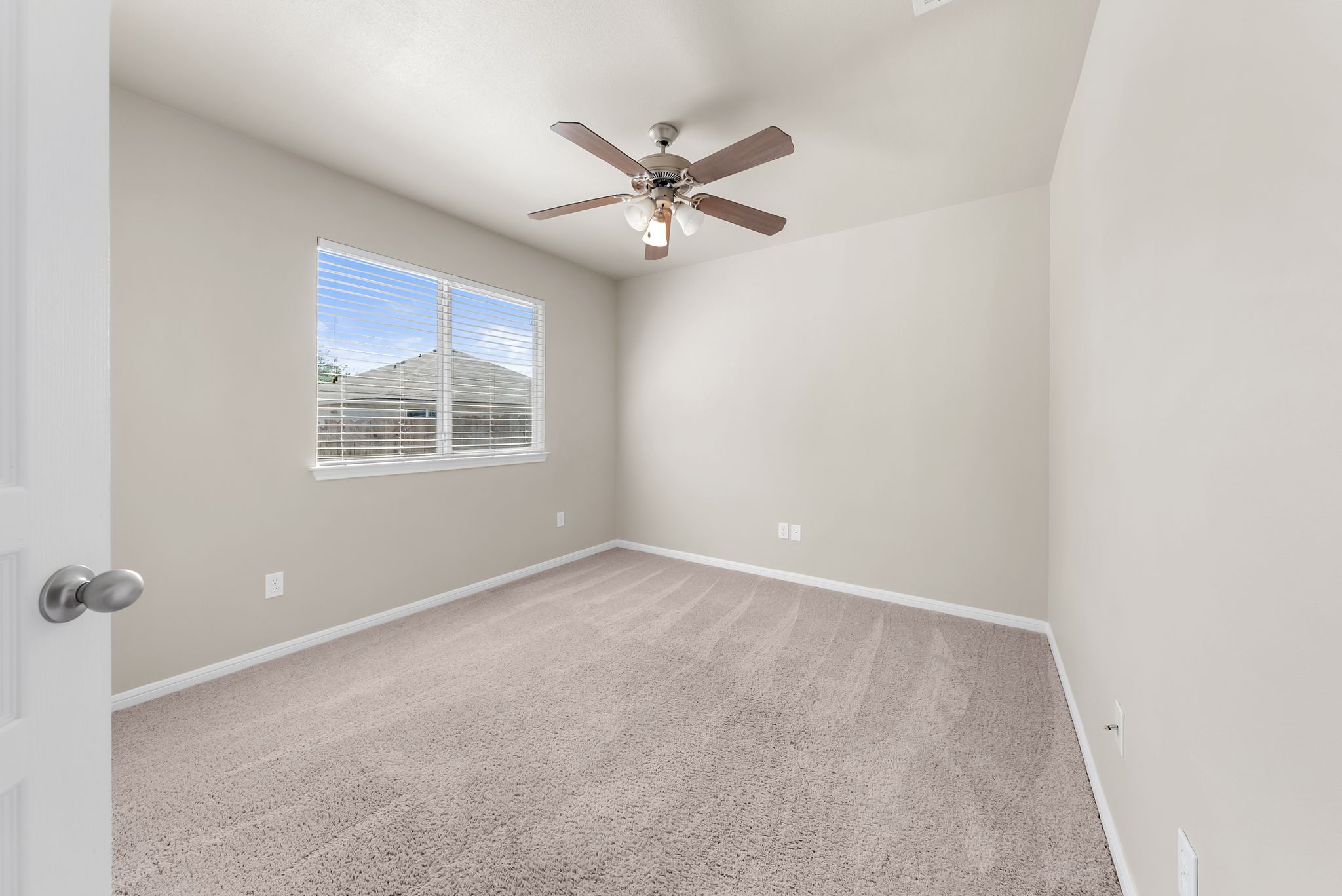 7719 Fieldstone Drive Temple, TX 76502 - Photo 9 of 37 Spare room with light carpet and ceiling fan