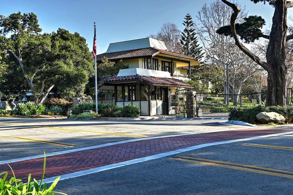 92 Seaview Drive Montecito, CA 93108 - Photo 24 of 27 a view of a food mall next to a yard