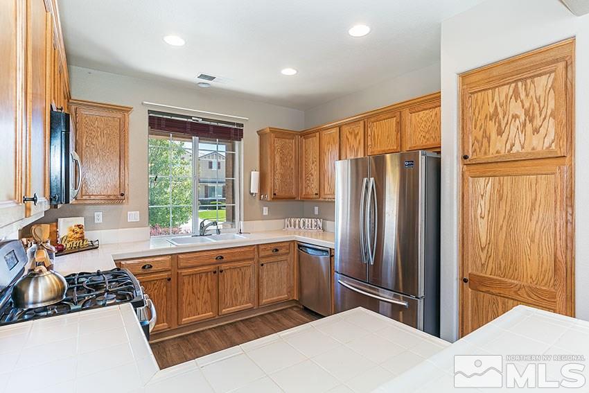 7135 Discovery Lane Reno, NV 89506 - Photo 8 of 16 Photo 8