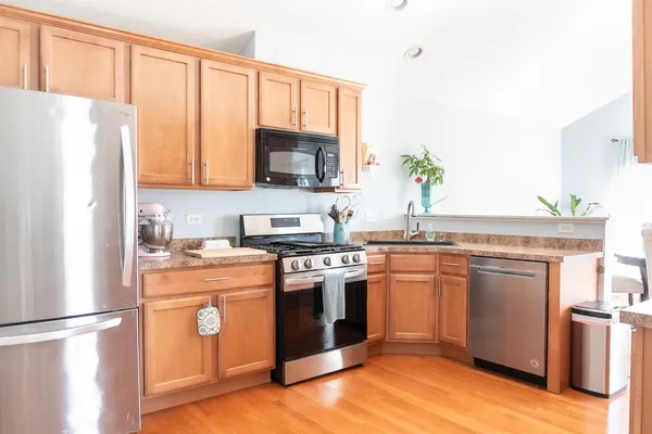 $355,000 | 8946 Disbrow Street, Unit 8946, Huntley, IL 60142