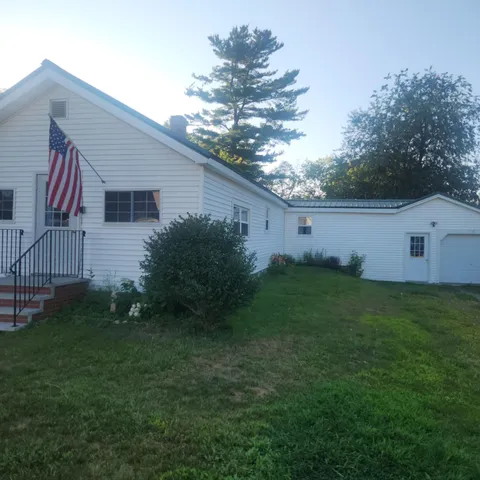 $129,900 | 17 Willow Street, Howland, ME 04448