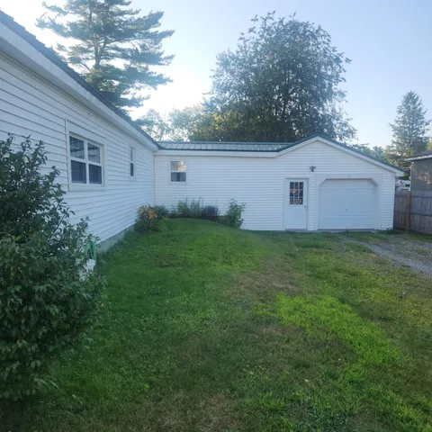 $129,900 | 17 Willow Street, Howland, ME 04448