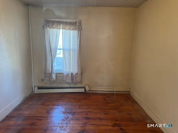 $225,000 | 137-139 Woodstock Avenue, Putnam, CT 06260