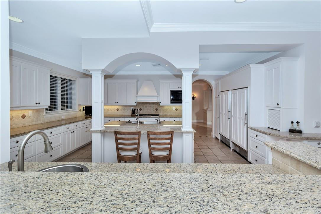 431 East Coconut Palm Road Boca Raton, FL 33432 - Photo 14 of 43 AMPLE GRANITE COUNTERTOPS