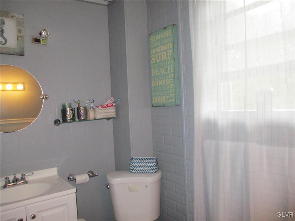 669 Ridge Street Emmaus, PA 18049 - Photo 10 of 26 Gallery Image 10