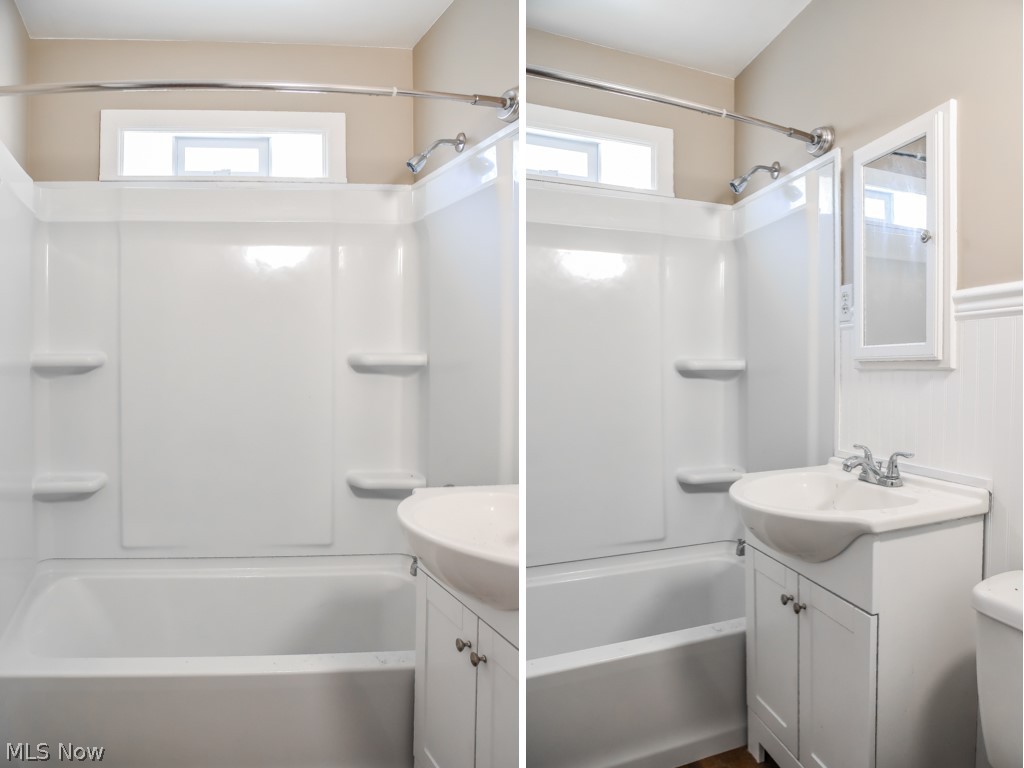 4908 Arbor Road Southwest Canton, OH 44710 - Photo 15 of 19 Full bath on the main level.