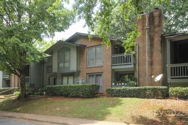 5024 Sardis Road, Unit F Charlotte, NC 28270 - Photo 3 of 16 Gallery Image 3