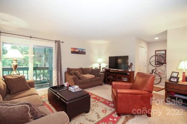 5024 Sardis Road, Unit F Charlotte, NC 28270 - Photo 4 of 16 Gallery Image 4