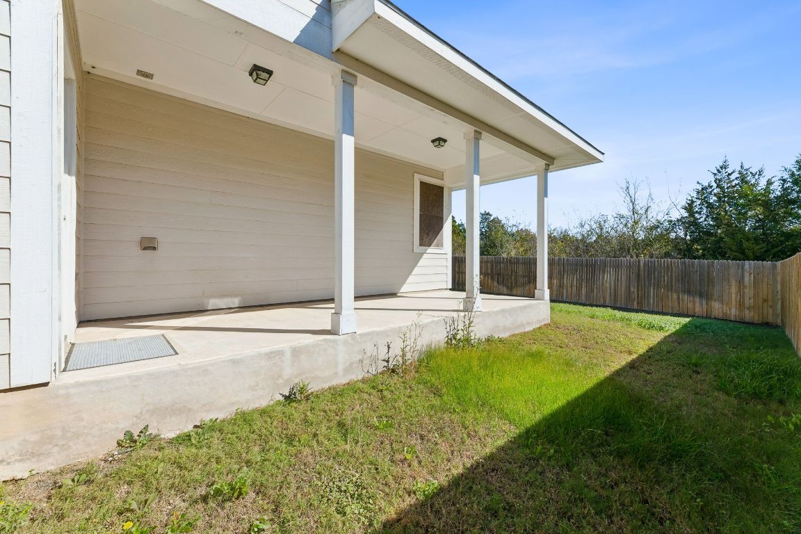 316 Insider Loop Elgin, TX 78621 - Photo 27 of 39