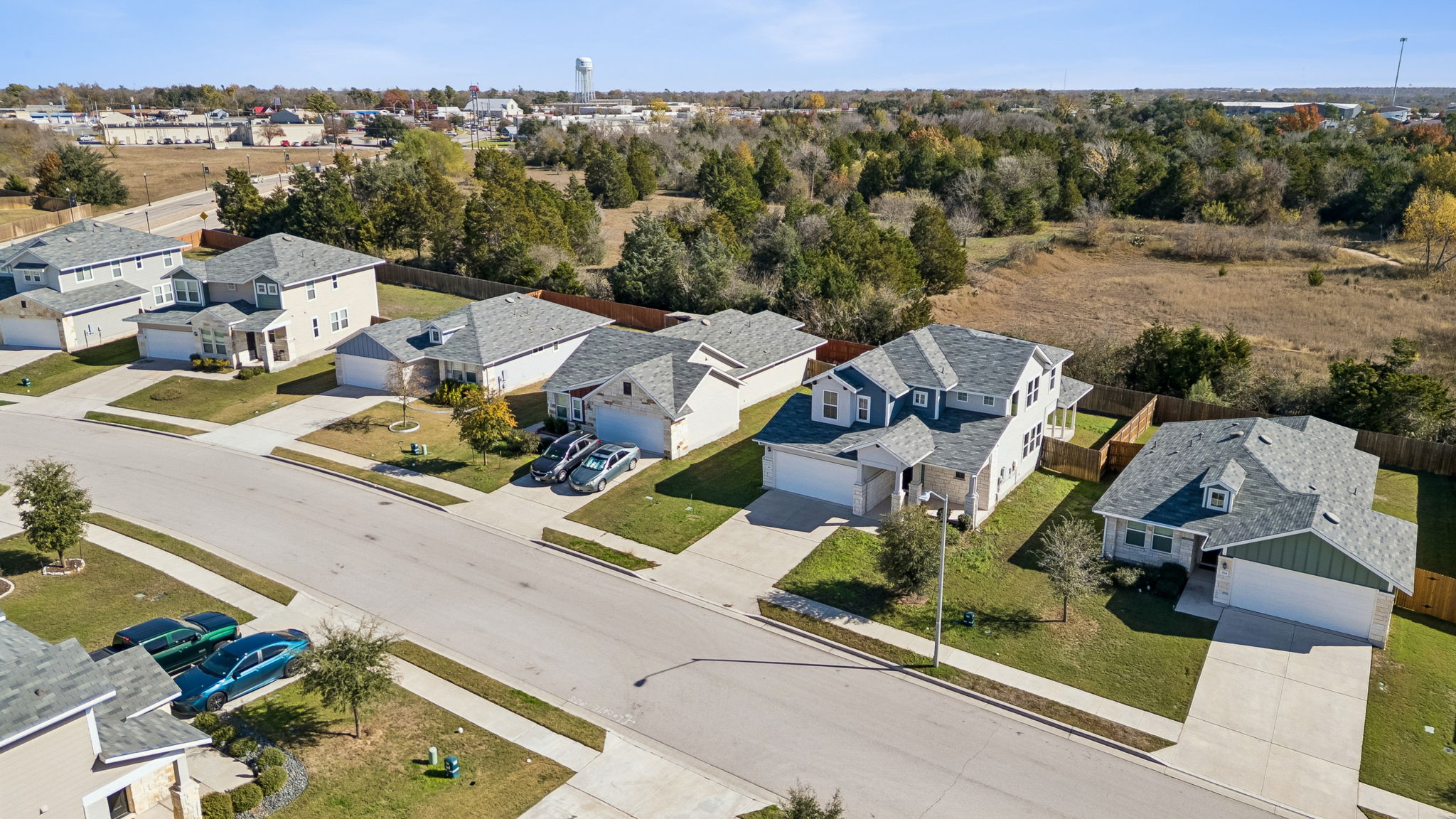 316 Insider Loop Elgin, TX 78621 - Photo 33 of 39 Aerial perspective of suburban area