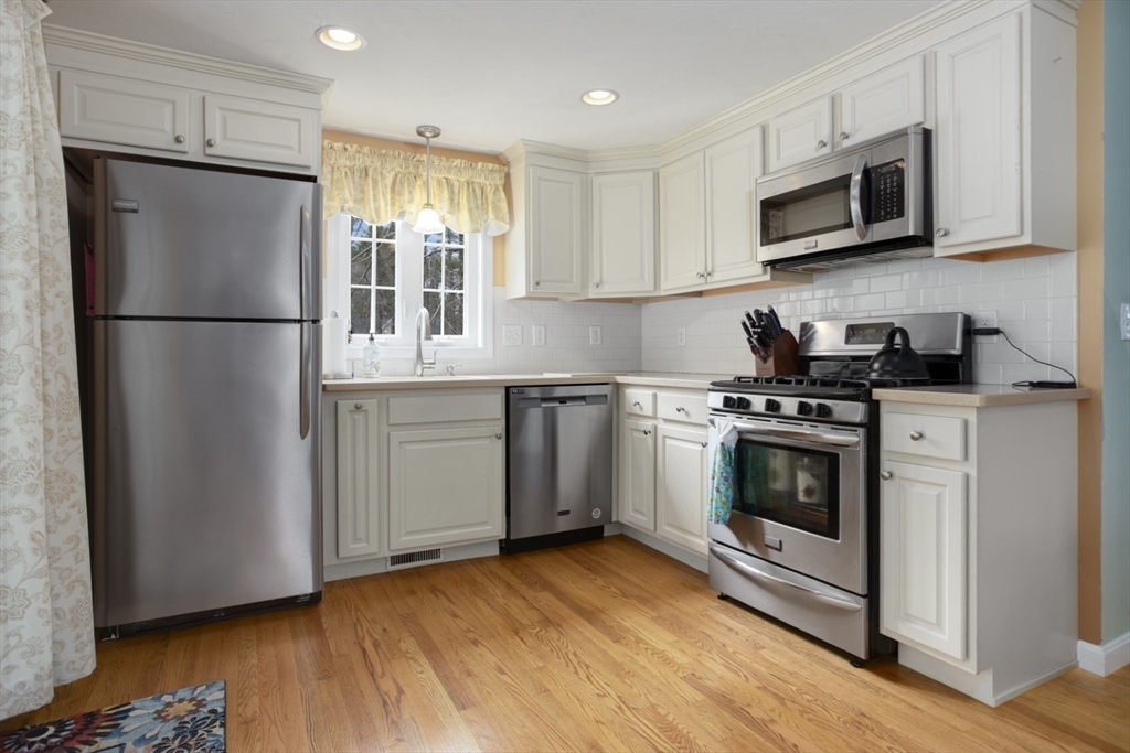 3 Dunster Road Bedford, MA 01730 - Photo 10 of 30 Gallery Image 10