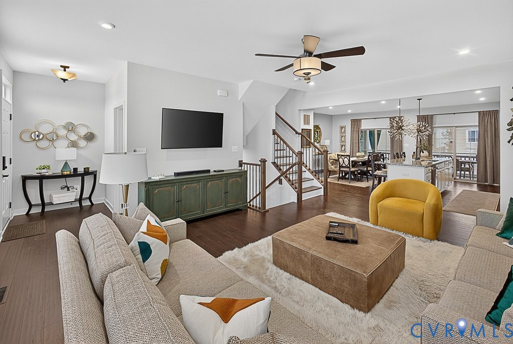 17976 Spotted Oak Road Dumfries, VA 22026 - Photo 17 of 52 Spacious open-concept living area featuring dark w