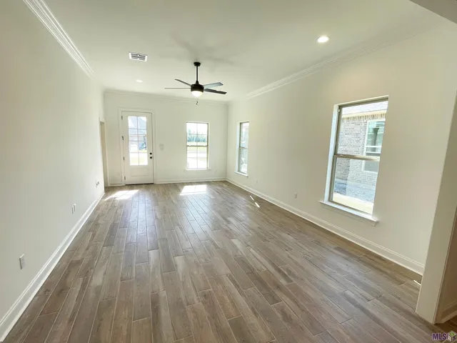 $304,015 | 459 Rue Des Affaires, Houma, LA 70364