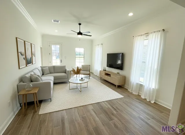 $304,015 | 459 Rue Des Affaires, Houma, LA 70364