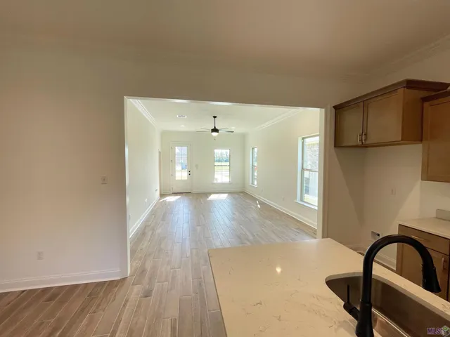 $304,015 | 459 Rue Des Affaires, Houma, LA 70364