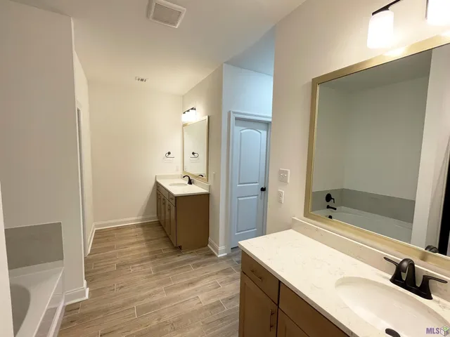 $304,015 | 459 Rue Des Affaires, Houma, LA 70364