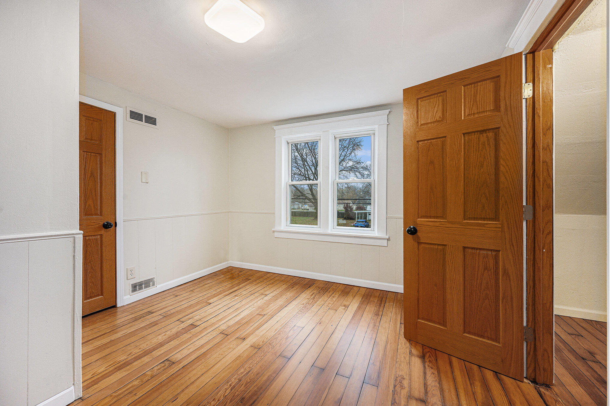 633 South Constantine Street Three Rivers, MI 49093 - Photo 8 of 26 013_dsc_9381_474
