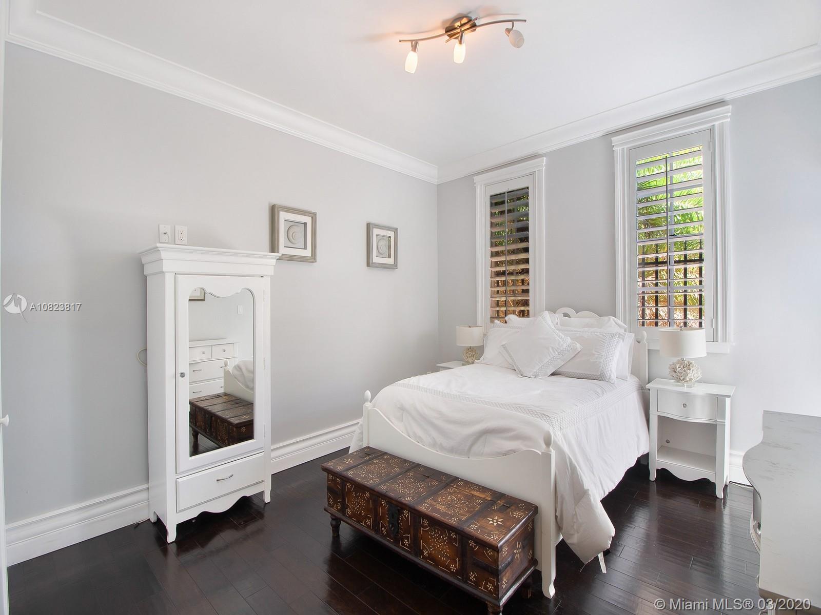 34 Southwest 22nd Road Miami, FL 33129 - Photo 11 of 15