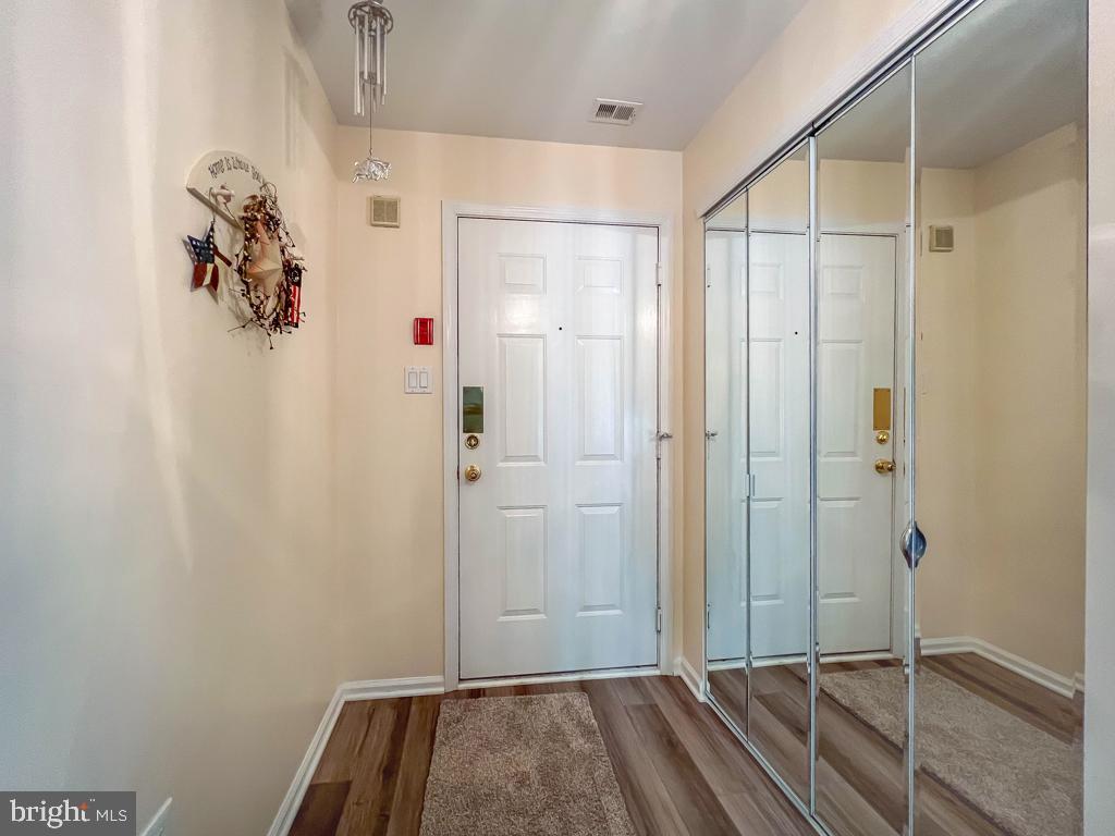 73102 Delaire Landing Road, Unit 102 Philadelphia, PA 19114 - Photo 6 of 38 Foyer
