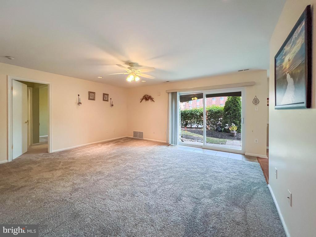 73102 Delaire Landing Road, Unit 102 Philadelphia, PA 19114 - Photo 8 of 38 Living room