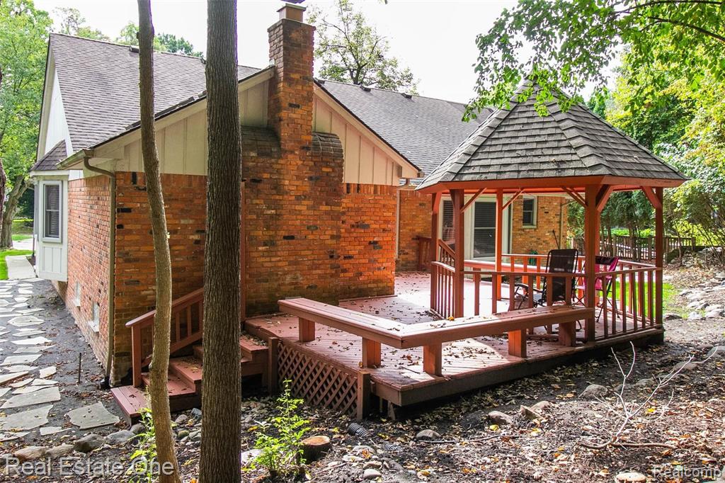 887 Woodridge Court Rochester, MI 48307 - Photo 14 of 39