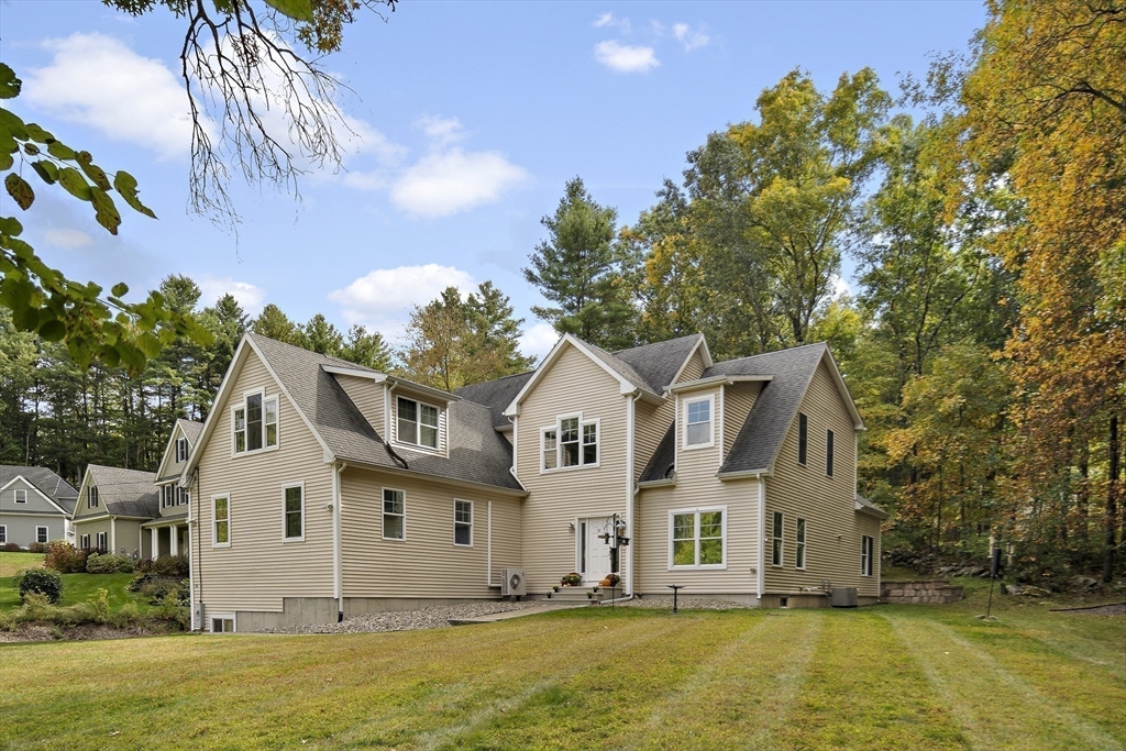 52 Nixon Road Framingham, MA 01701 - Photo 3 of 42