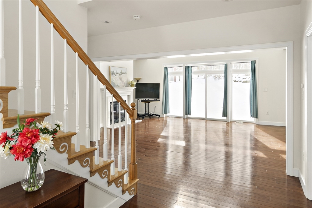 52 Nixon Road Framingham, MA 01701 - Photo 6 of 42