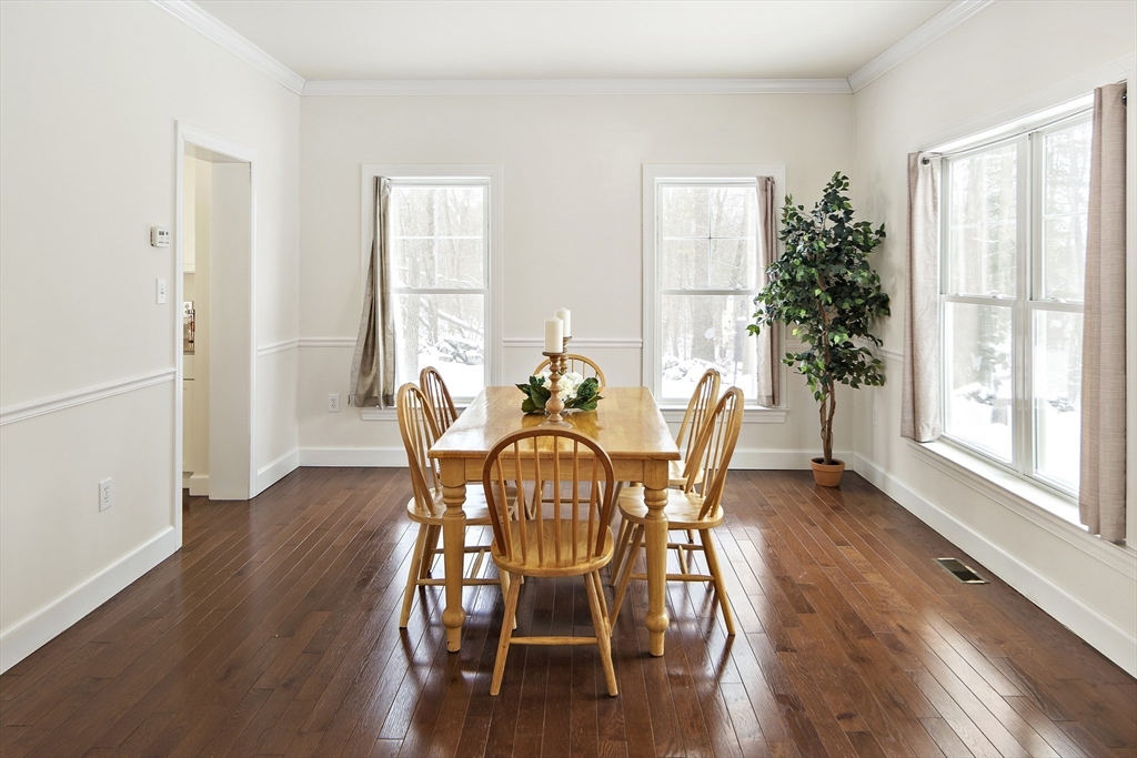 52 Nixon Road Framingham, MA 01701 - Photo 7 of 42
