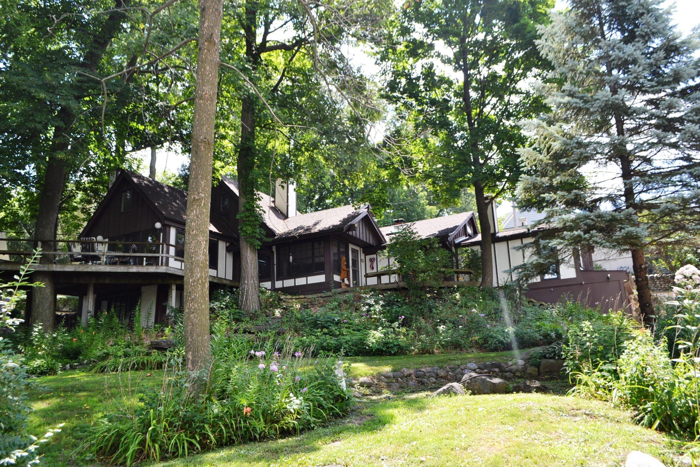 175 Circle Parkway Williams Bay, WI 53191 - Photo 1 of 1 175 Circle Pkwy, Williams Bay-01