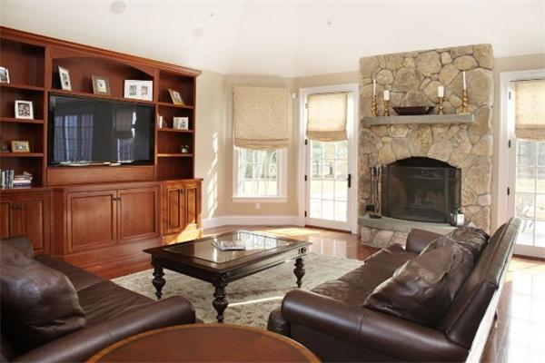185 Country Way Needham, MA 02492 - Photo 2 of 13