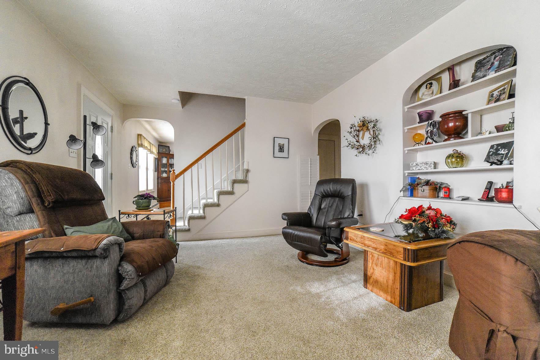 23235 Colton Point Road Avenue, MD 20609 - Photo 7 of 40 Living room