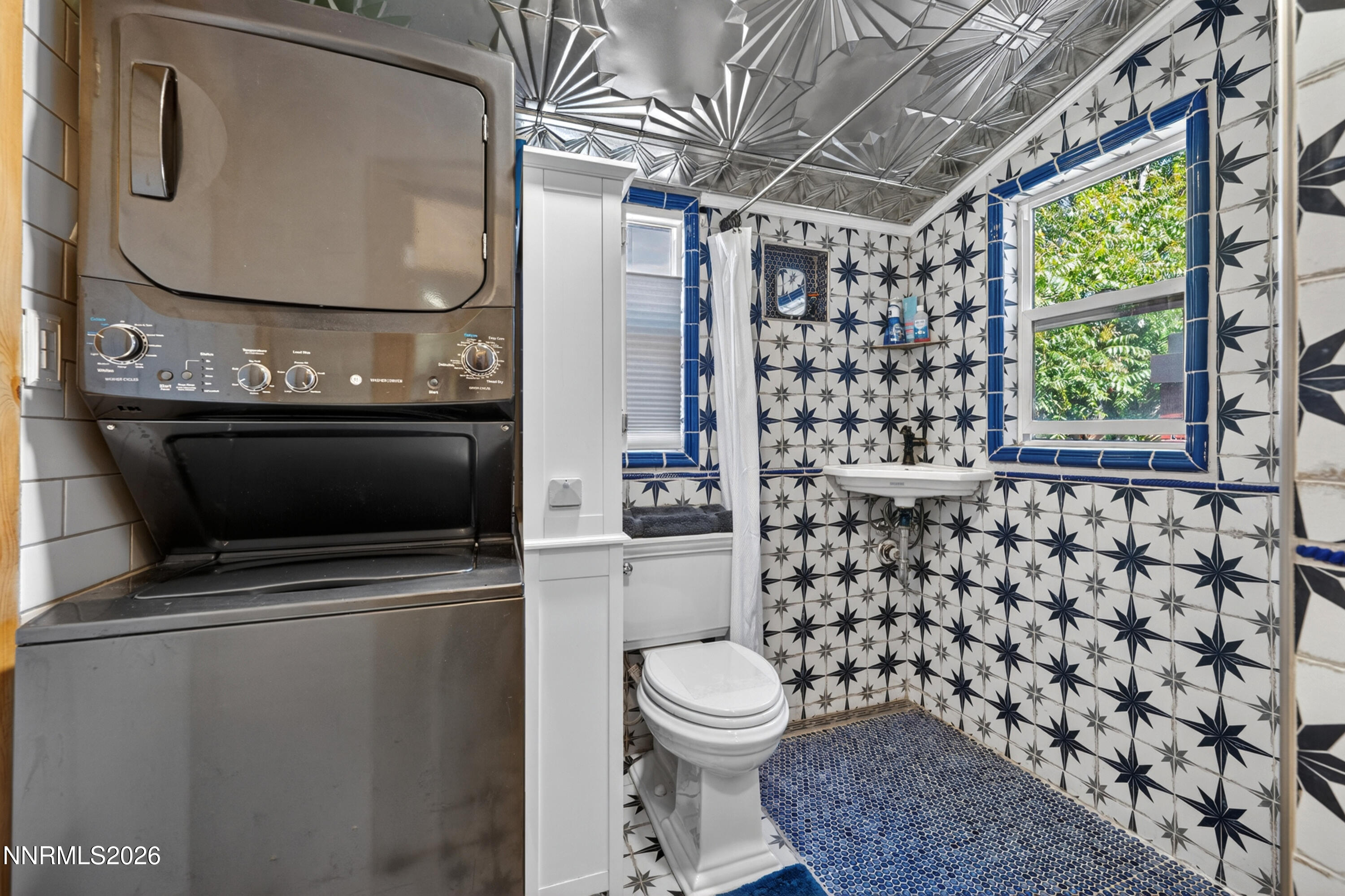 800 South Center Street Reno, NV 89501 - Photo 8 of 21 Bath and Laundry