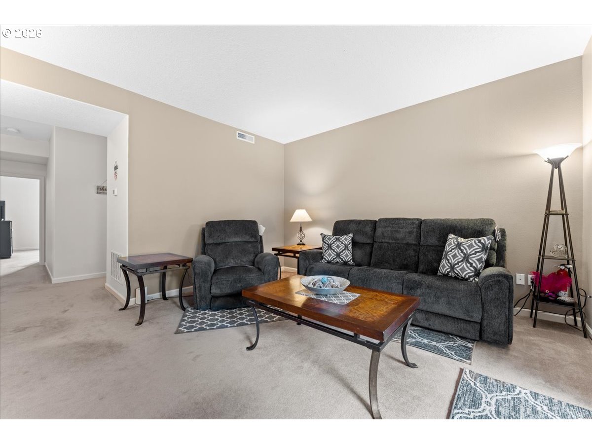 4604 Southwest 11th Street Gresham, OR 97080 - Photo 14 of 35