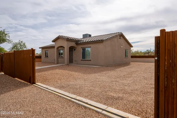 $2,300 | 1781 West 33rd Street, Tucson, AZ 85713