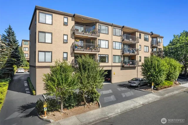 $795,000 | 1071 4th Avenue South, Unit 302, Edmonds, WA 98020