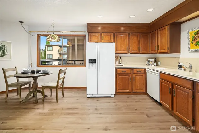 $795,000 | 1071 4th Avenue South, Unit 302, Edmonds, WA 98020