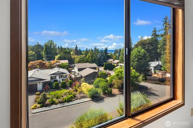 $795,000 | 1071 4th Avenue South, Unit 302, Edmonds, WA 98020